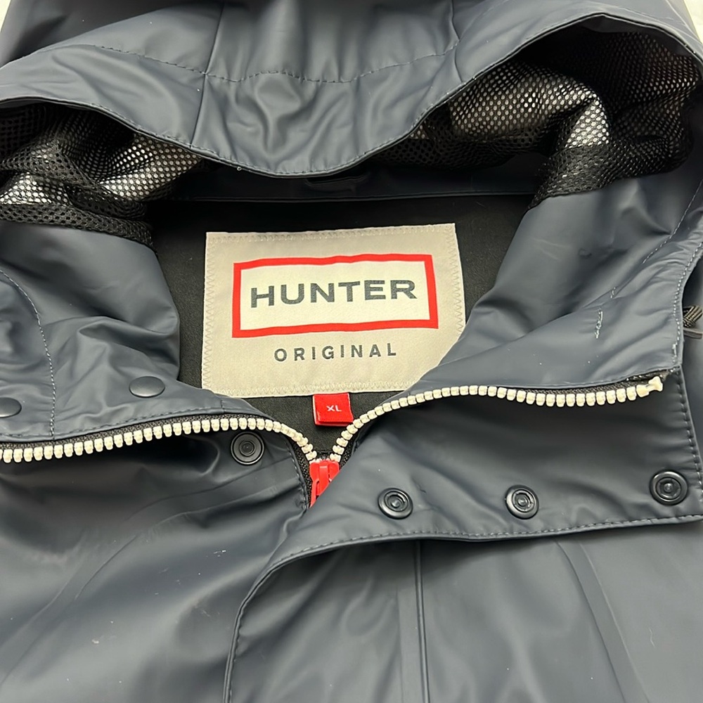 Hunter Raincoat Navy Blue in Size XL. Waterproof. Hunter Rain Coat